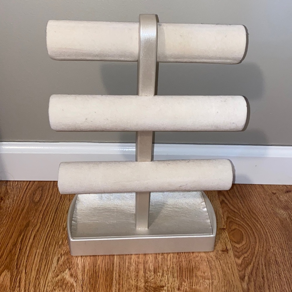 Jewelry stand